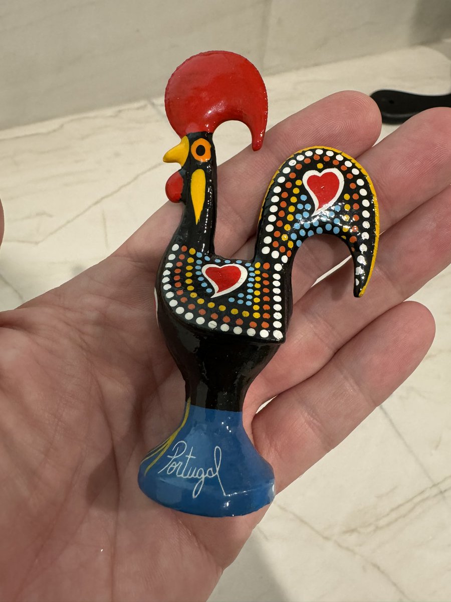 JoeMadx's tweet photo. There’s not a single Portuguese household on earth that doesn’t have at least one of these in it. 😂 https://t.co/Gw96euLtRl