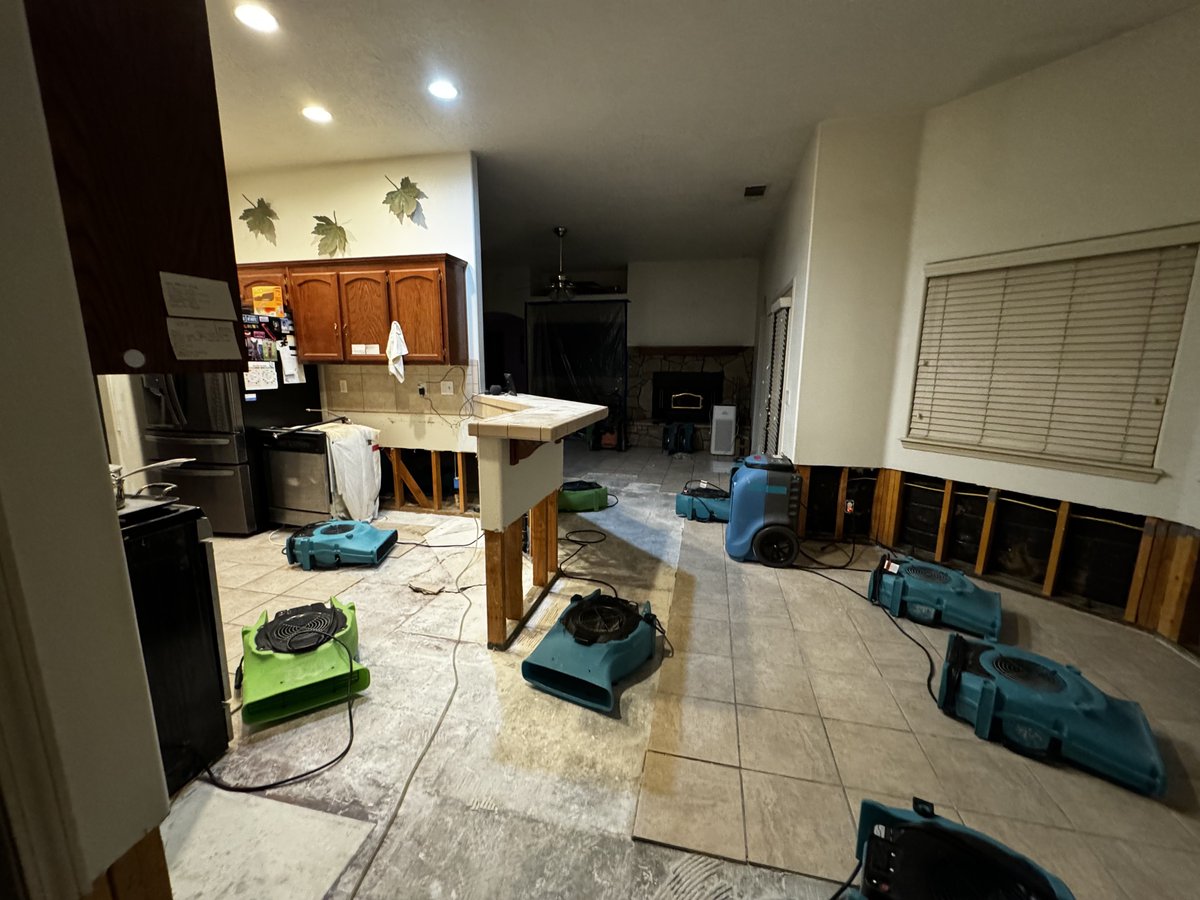 LiterallyRay's tweet photo. This is the kitchen that @StateFarm has left me and my pregnant wife with for about 3 months after a pipe burst in our kitchen. They continue to deny part of our claim and base their denial off a 10 minute video inspection. Wife due in about 3 weeks and things are tough and this is not making it any better.
Where is Jake from State Farm when you need him?