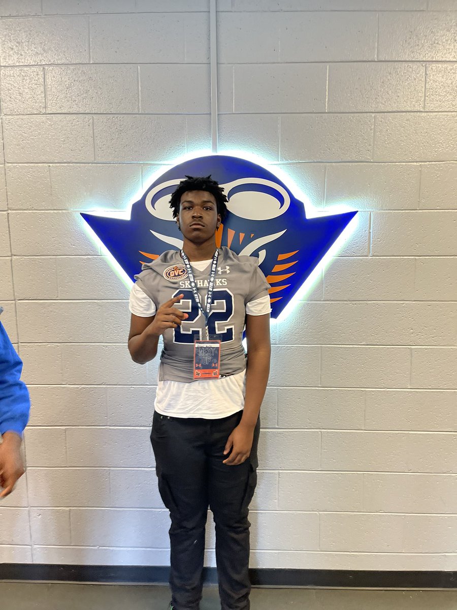 JoBurks_'s tweet photo. let’s go SkyHawks🧡💙 @CoachJT901 @CoachKRhyan @CoachAClifton @CoachSantana_ @CoachTrey_DH @volwiley @RyanCallahan247 https://t.co/pVLlalLMox