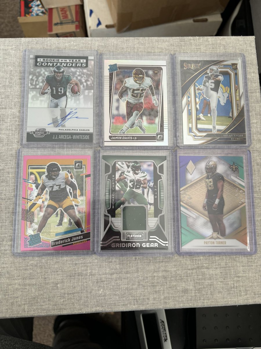 Stack #44

$2 each

 - JJAW /125
- Davis Silver

Claim by players full name

#FJOstacks