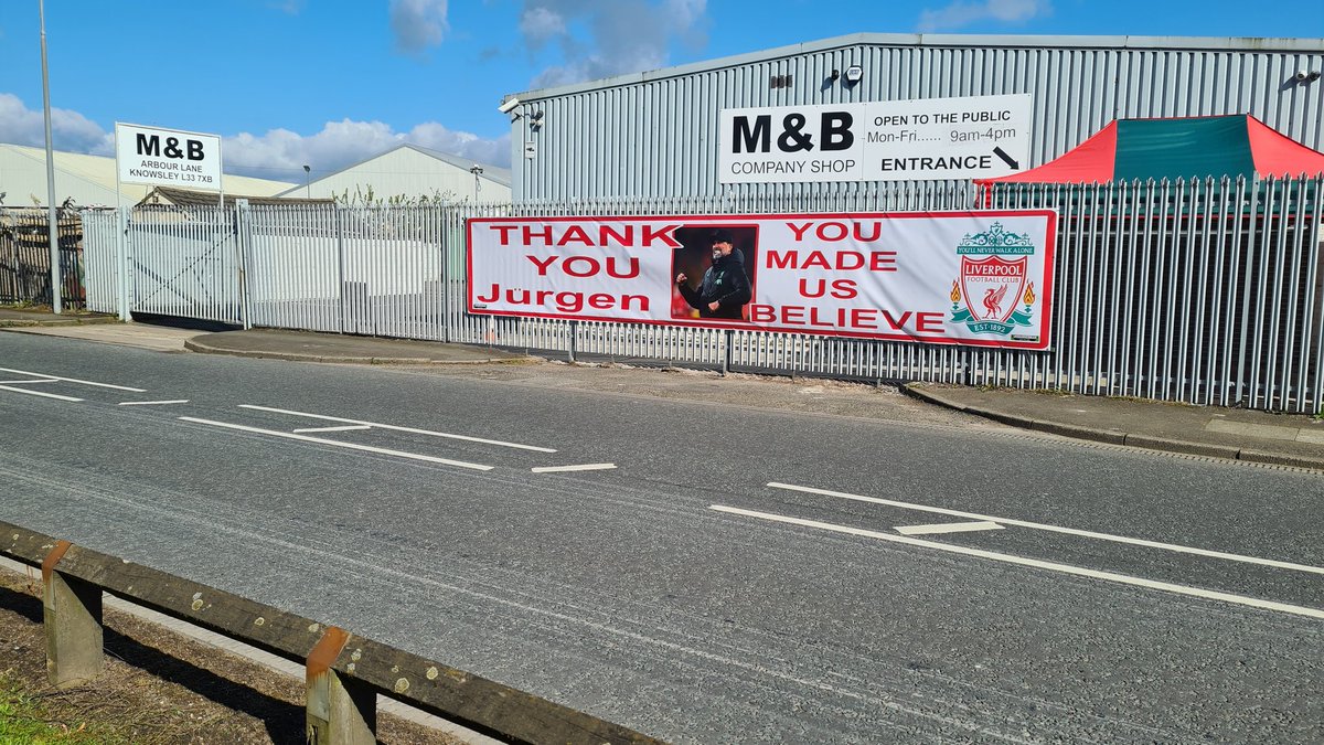 This opposite the AXA earlier today. Not sure how long it's been there #LFC #Kirkby