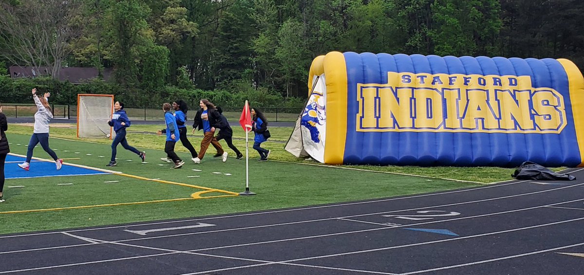 Tonight we welcomed our @shstribepride Class of 2028 to enjoy some ⚾️ 🥎 and ⚽️! They threw out the first pitch and ran through the tunnel at halftime! Can’t wait to add to our #TRIBE ❤️➡️🔵🟡 #ElevateStafford