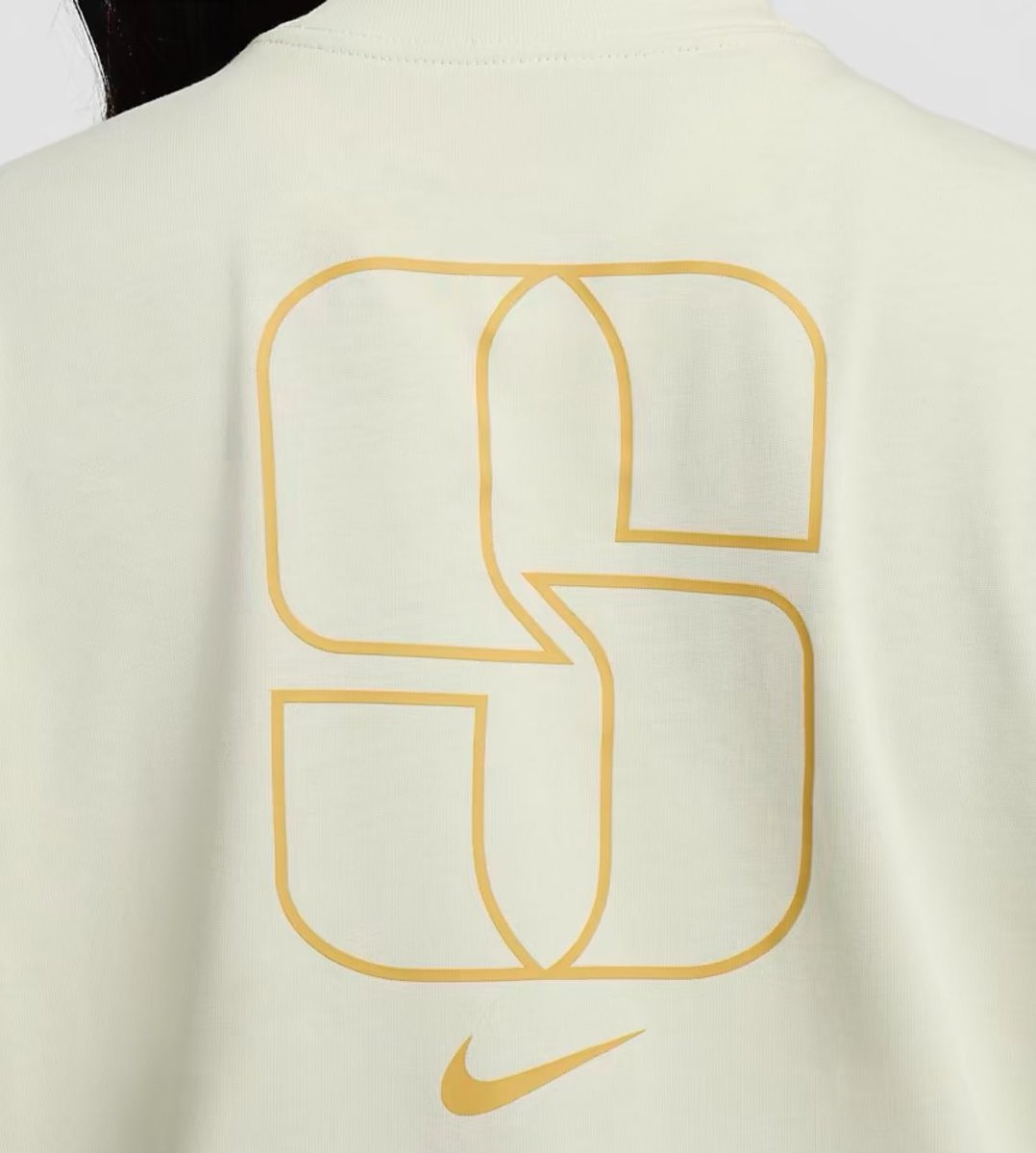 Another Nike By You @sabrina_i20 1s I just designed and ordered with semi matching t-shirt. Best shoes right now.