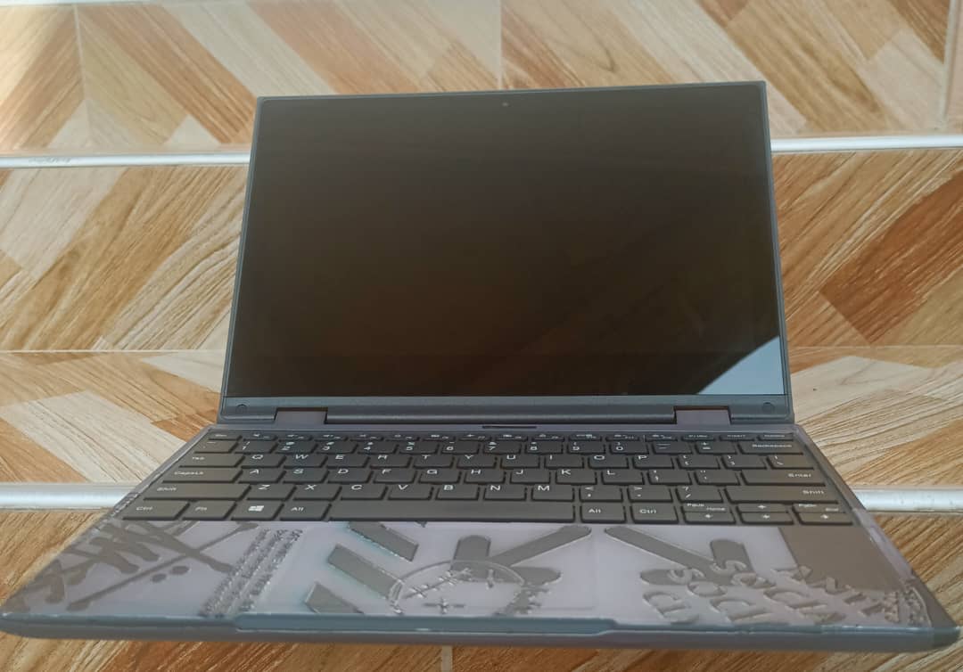 Lenovo 300e (81M9) Touchscreen, some with touch pens 4gig RAM 128gig SSD Dedicated memory 512mb 2 webcams 360 screen rotation Type C HDMI Strong battery Original Type C charger Very fast, neat and cute Recommended for Graphics design, Editing, 1800cedis Plz rt🔥