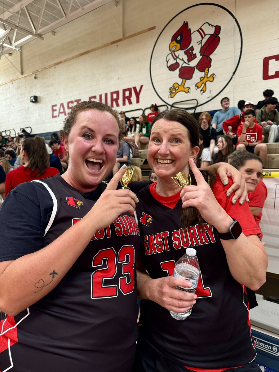 hooker_alison's tweet photo. Staff Basketball Game! 
🏀🏀
@eastsurryhs https://t.co/Sd1eihzNNu