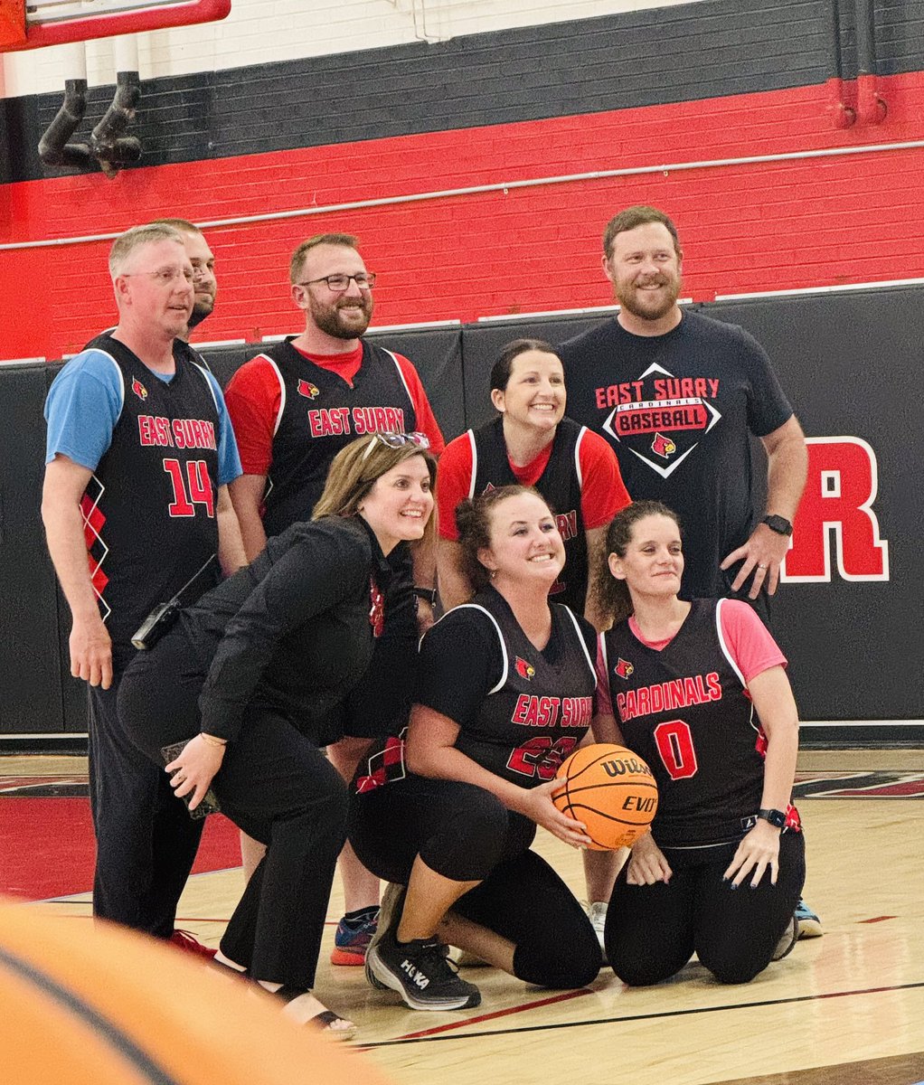 hooker_alison's tweet photo. Staff Basketball Game! 
🏀🏀
@eastsurryhs https://t.co/Sd1eihzNNu