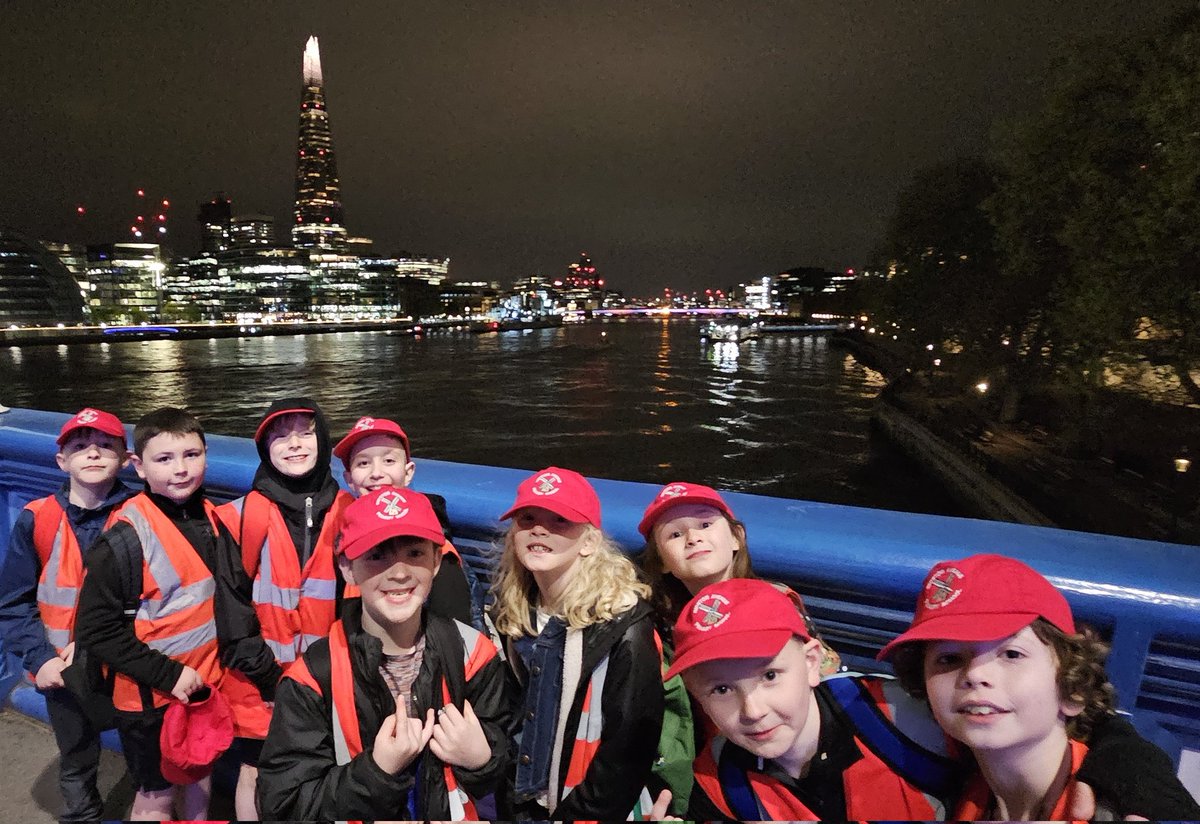 ictfunlearning's tweet photo. Dinner at Zizzi, a walk to the Lyceum Theatre to watch The Lion King Musical, and then a ride back to HMS Belfast on The Tube and you can see why we have some very tired Y4s (and staff!). #London24 @BidstonAvenue  @WeAreZizzi https://t.co/j5wxT9Ffj7