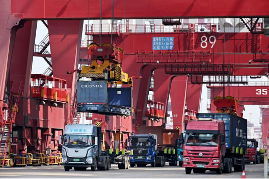 China's economic performance for the first quarter of this year was unveiled on Tuesday, showing a strong start with robust growth and improved quality and efficiency. In January-March this year, China's gross domestic product (GDP) grew 5.3 percent year on year to 29.63 trillion