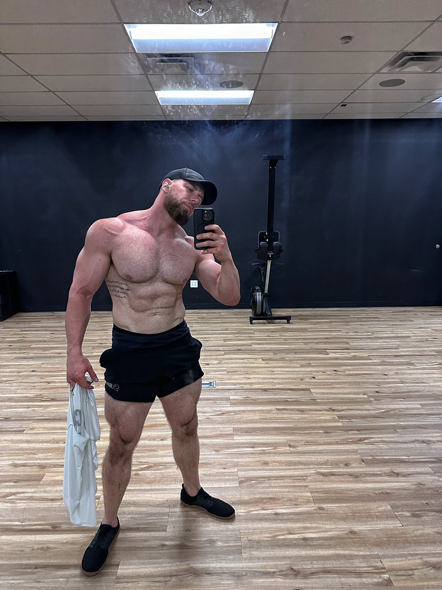 JAMES MOONEY 💣 tweet media