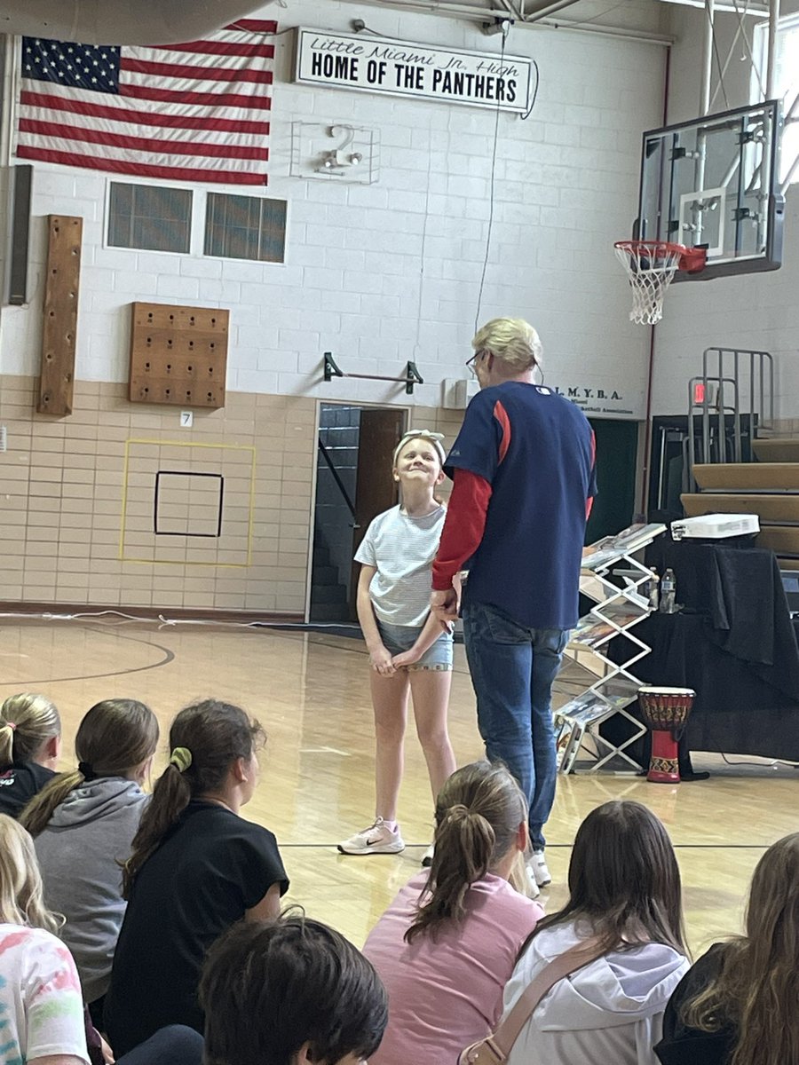 giddyup4thgrade's tweet photo. Thanks to our PTO today. They treated our school to an “Author Visit”. The author was Daryl Cobb. He played music and told us stories about his books he wrote. It was great to take a break from the state testing to enjoy a story from an author. @LM_Schools @LMElementary #ptorocks https://t.co/XWQz4ymNab