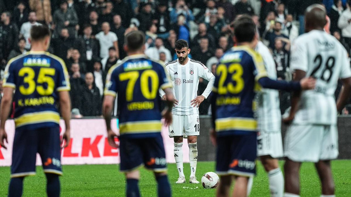 🔴 Beşiktaş 5 maç sonra galip geldi: Trendyol Süper Lig'in 33. hafta maçında Beşiktaş, Ankaragücü'nü 2-0 mağlup ederek ligde 5 maç sonra galip geldi. birgun.net/haber/besiktas…