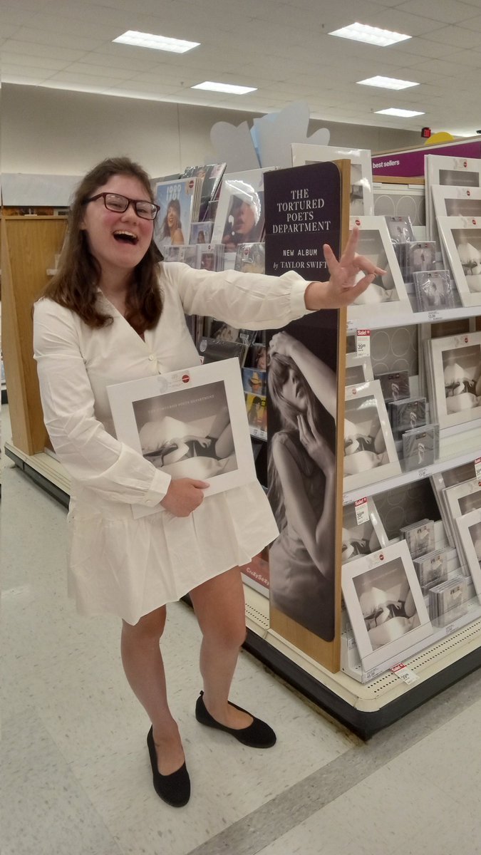 I went ✌️ target before the meeting I mean the music video came out🤭 #fortnightvideo @taylornation13