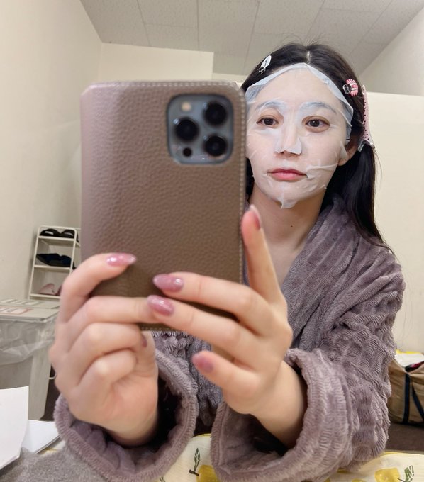 朝から、とある撮影の準備中〜💄 https://t.co/VBtzVQ4ZQD<a href="/tag/%E5%8F%B0%E7%81%A3%E6%94%9D%E5%BD%B1%E6%9C%83"class="tags"><span>#台灣攝影會</span></a><a href="/tag/foraver%E6%94%9D%E5%BD%B1%E6%9C%83"class="tags"><span>#foraver攝影會</span></a><a href="/tag/foraver%E6%92%AE%E5%BD%B1%E4%BC%9Ain%E5%8F%B0%E6%B9%BE"class="tags"><span>#foraver撮影会in台湾</span></a>