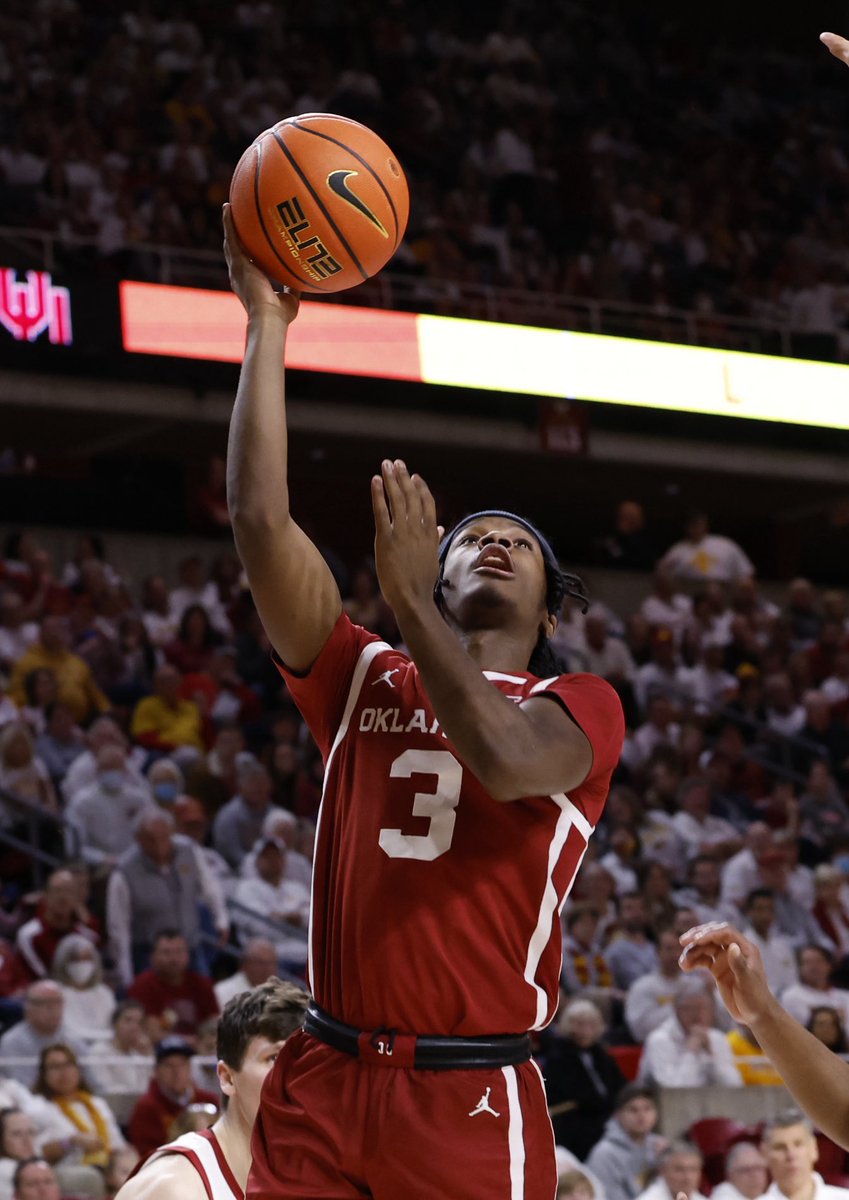 Pete Thamel tweet media