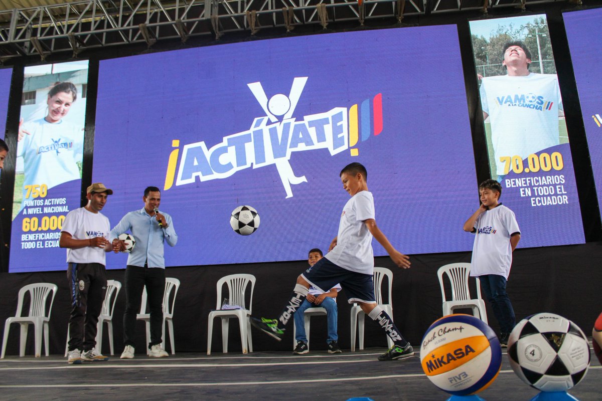 ChoneInclusivo's tweet photo. #MIESChone celebra el inicio de #VamosAlaCancha y #Actívate por el Ministerio del Deporte. ¡Fomentamos el deporte en barrios y escuelas para nuestros jóvenes! Emprendedoras del Crédito de Desarrollo Humano brillan con sus productos innovadores.
#ElNuevoEcuador https://t.co/yCGWGPBryc