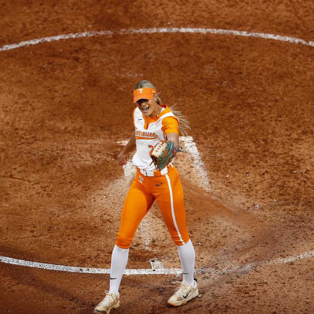 Vol_Softball tweet picture