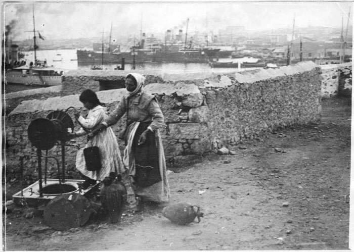 1916, Πειραιάς (Άσπρο και Μαύρο)
