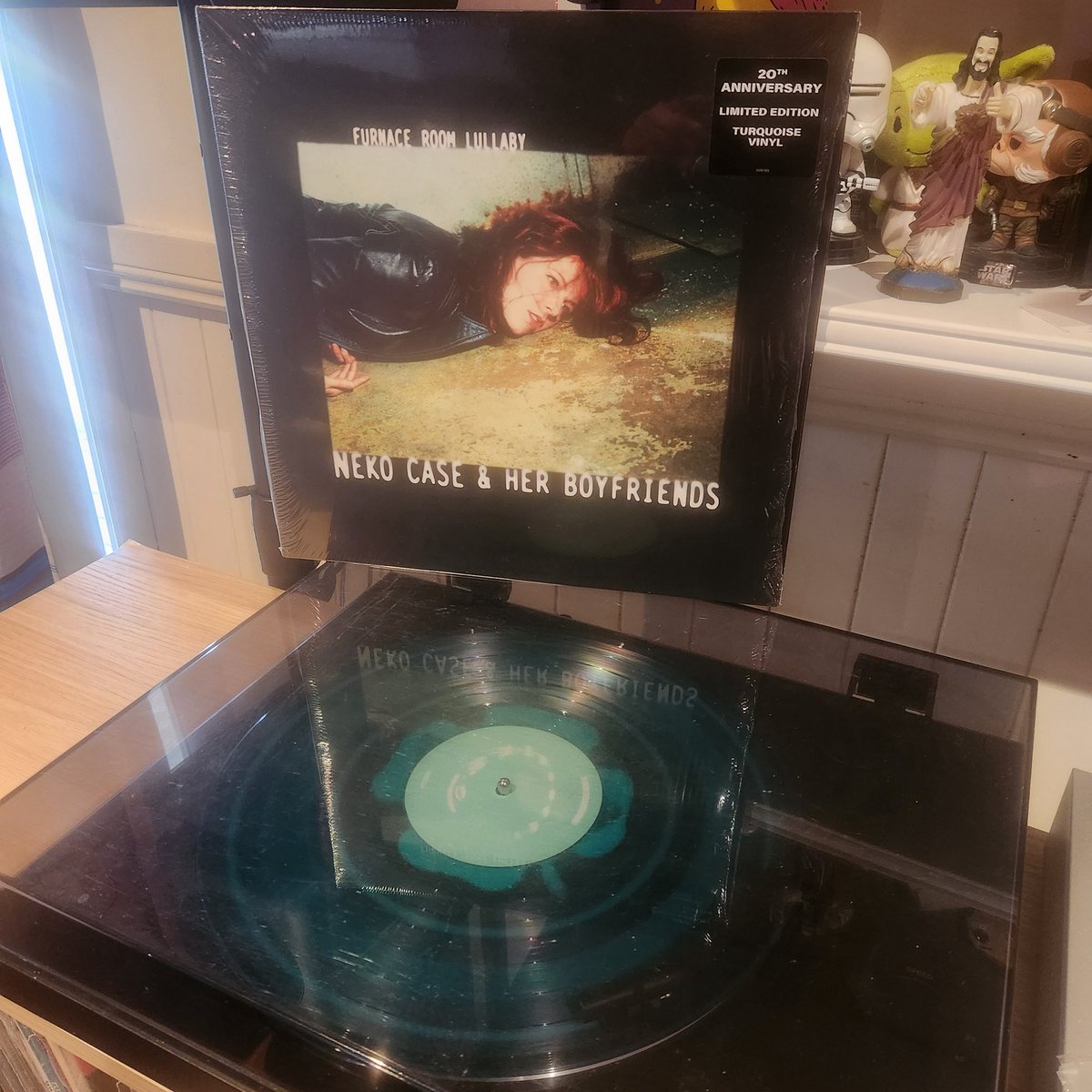 lesoulgambler's tweet photo. Neko Case & Her Boyfriends- Furnace Room Lullaby (2000)
#TwitterVinylClub #WhatsOnYourTurntable #nowplaying #nowspinning #inthishousethaticallhome #thatmuchfurtherwest #suburbancaveman #vinylrecords #recordcollector #NekoCase https://t.co/cAPHZq3sGY