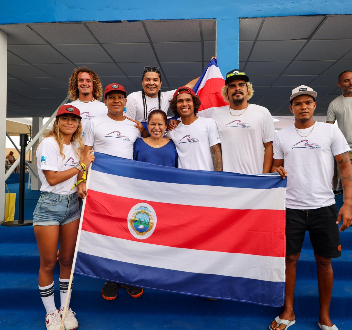 MITURElSalvador's tweet photo. Bienvenidos a la Tierra de Anfitriones. 🌊🏄🇸🇻🔝

"Estamos contentos de reencontrarnos con los amigos del mar y la vida", expresó la Ministra de Turismo, @MorenaValdezSV, a las delegaciones de los 39 países, de los 5 continentes que participan en el #ISALongboard #SurfCityElSalvador. 🌊❤️😎
@FESASURF1