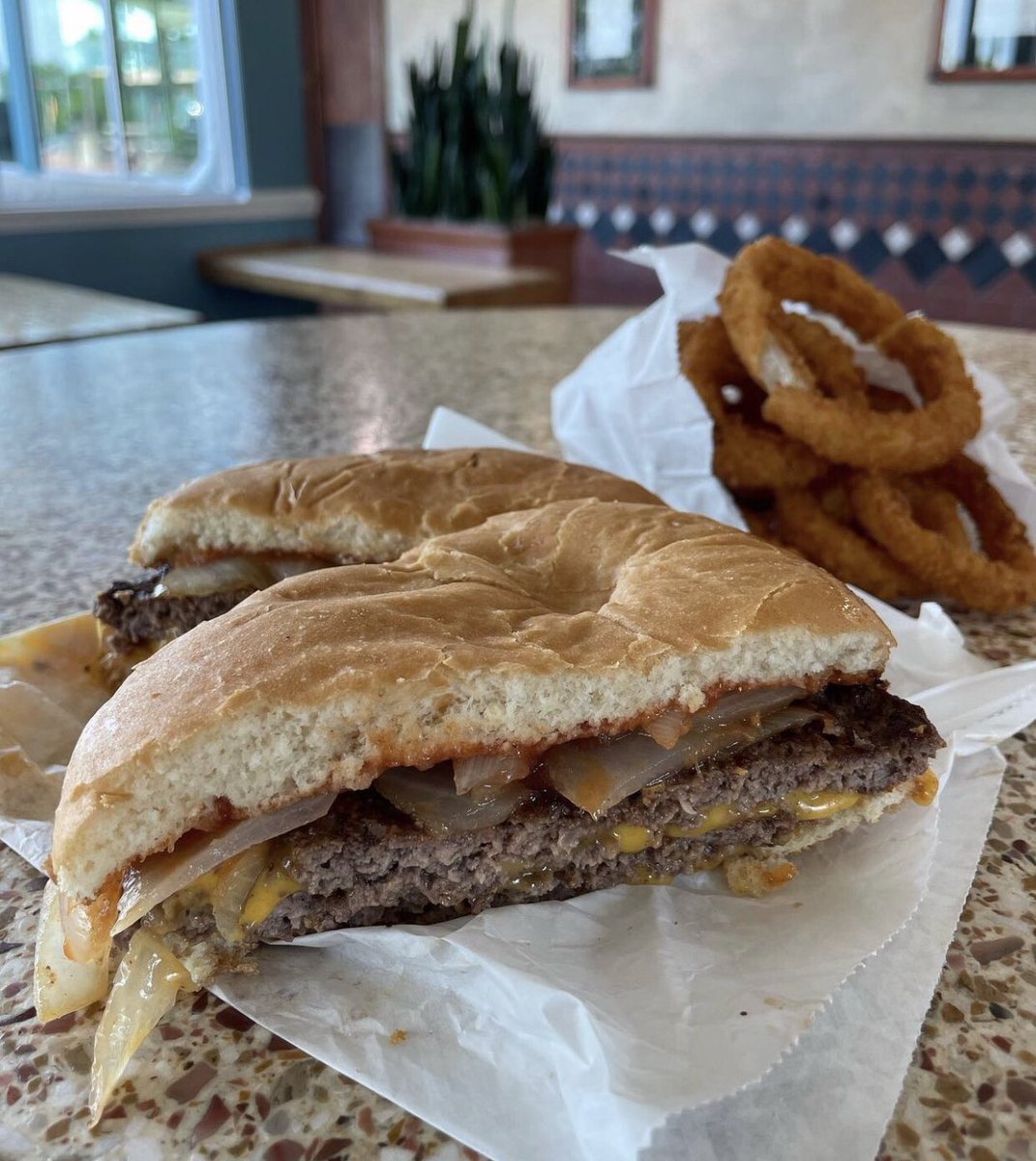 What’s your go-to order every time? 🍔🍟🥤 

#KOPPS #KoppsFrozenCustard #KoppsCustard #JumboBurgers #KoppsBurger #TreatYourself