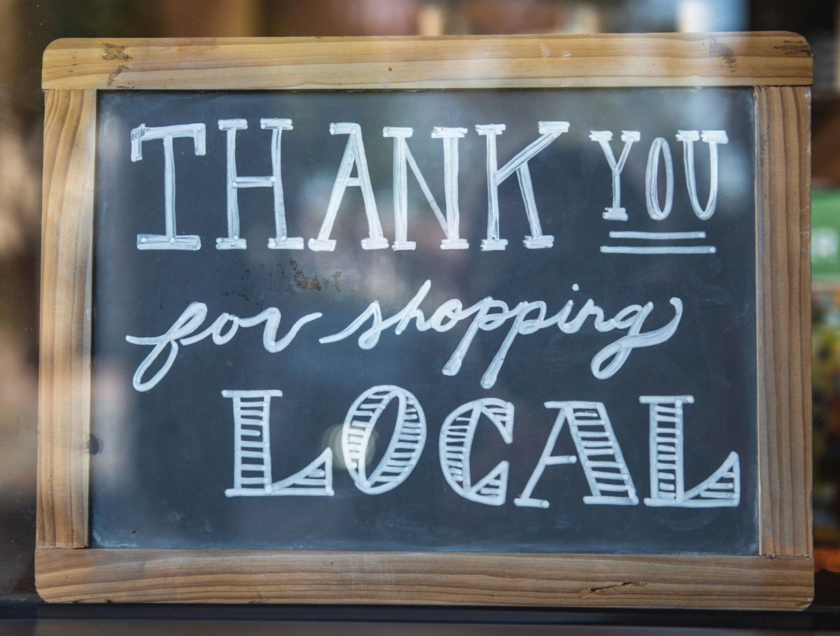 Father's Day is coming up in June! Visiting #KerrVillage this weekend? Check out your favourite Kerr Village shops and restaurants for the perfect #local gifts 👔

#SupportLocal #Oakville #ShopSmallON