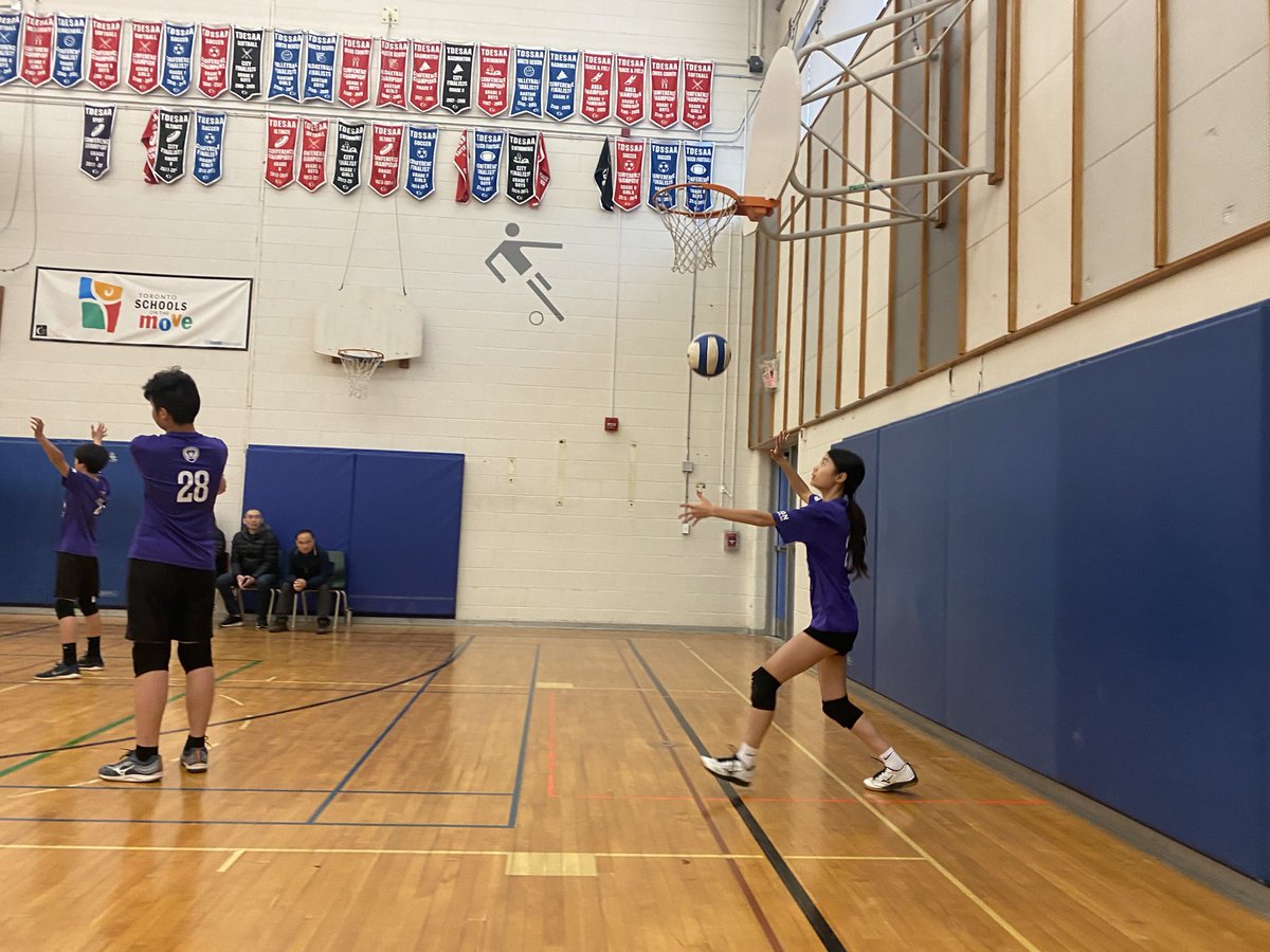 Congrats to our awesome Gr.7 Co-Ed Volleyball Team for their hard earned victory at the North Conference Tournament this week 🎉 City Finals here we come… 🏐 🏆 @tdsb @MrLeTDSB @marham99 @JamesX_Li Go Lions 🦁 @ZionTdsb