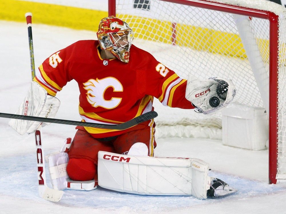 Markstrom and Conroy non-committal about goaltender's future with Flames calgarysun.com/sports/hockey/…