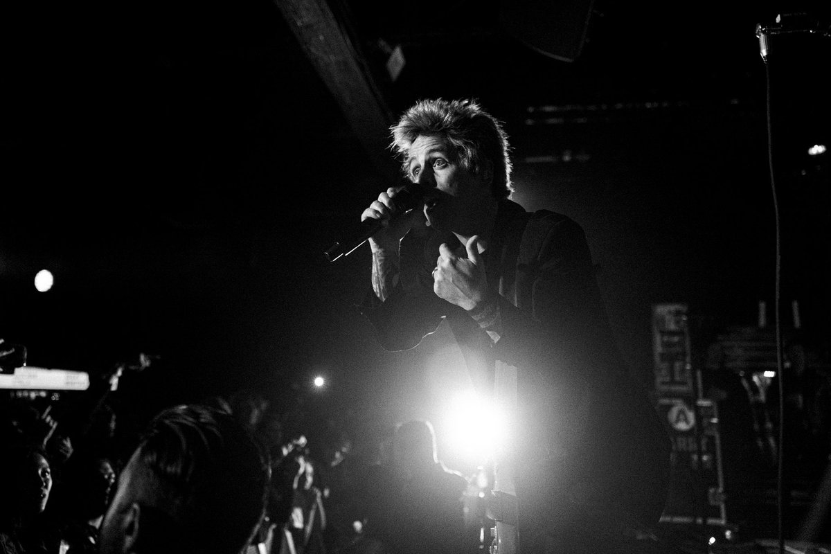 GreenDay's tweet photo. Dookie and Idiot together for the first time EVER... thank you all who made it out to the Echoplex last night!! Lots more where that came from this summer https://t.co/e1YhBPEsQ6

📸 @paranoidtrooper https://t.co/2PRlfm3iDV