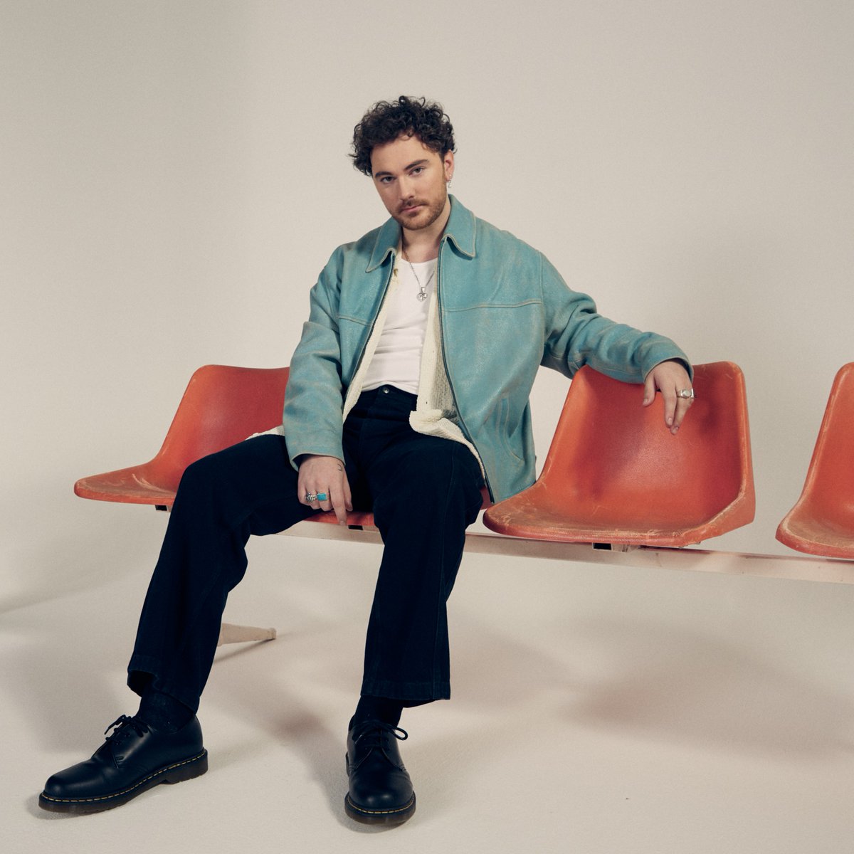 the keys? the vocals? hooked on @Cian_ducrot’s ~gorgeous~ new single “Here It Is” → yt.be/music/HereItI