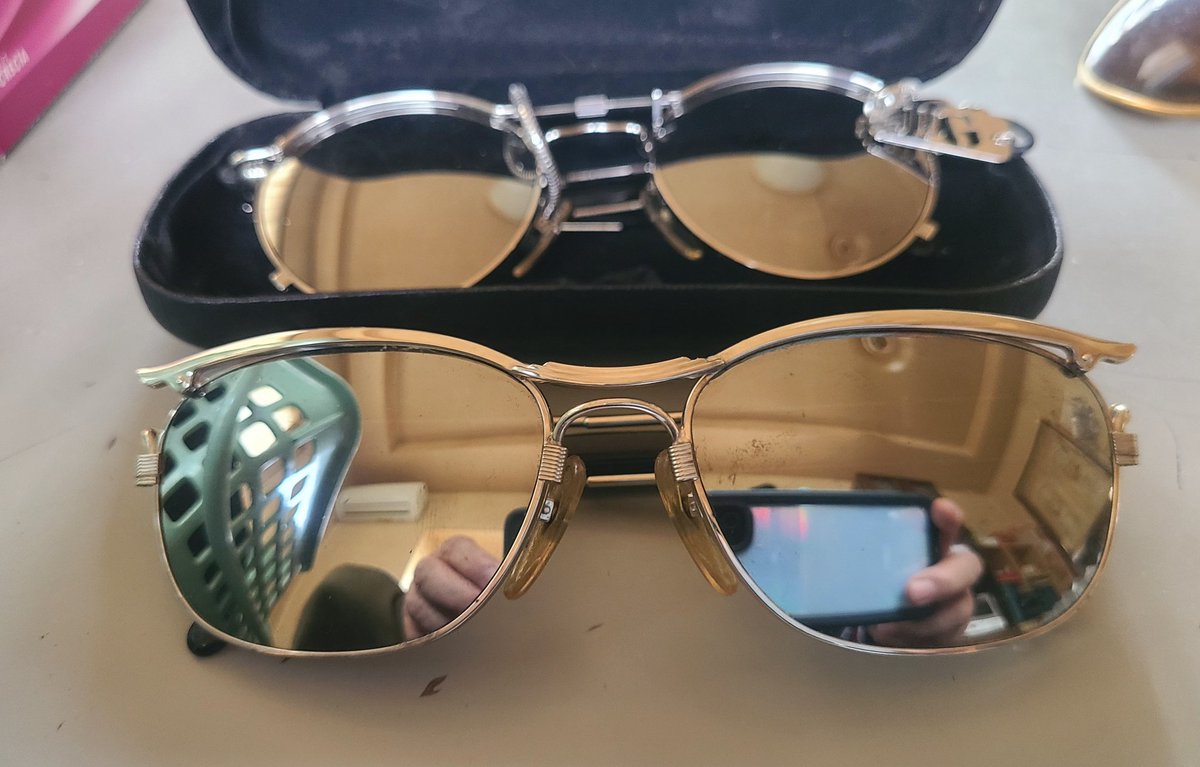 EdPLa's tweet photo. 黄色いゴールドとミラーギラギラシルバー
バブル遺産が　新鮮に感じるのはなぜ？😅 押入整理から出てきたお宝

#サングラス　#JeanPaulGaultier #luxuryeyewear 
#eyewear #eyefashion
#vintagesunglasses
#eyewearfashion #eyewearstyle #designeyewear  #silmo https://t.co/x9ZfAz6P8q