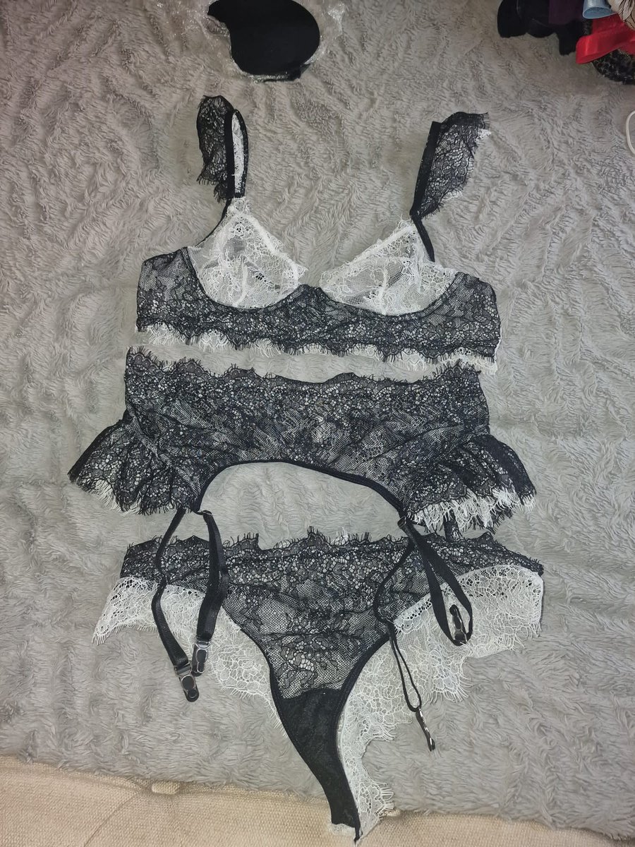 PinKBree36F's tweet image. My friend has offered me these bits? What does everyone think? All of them? None? Or pick what you think?