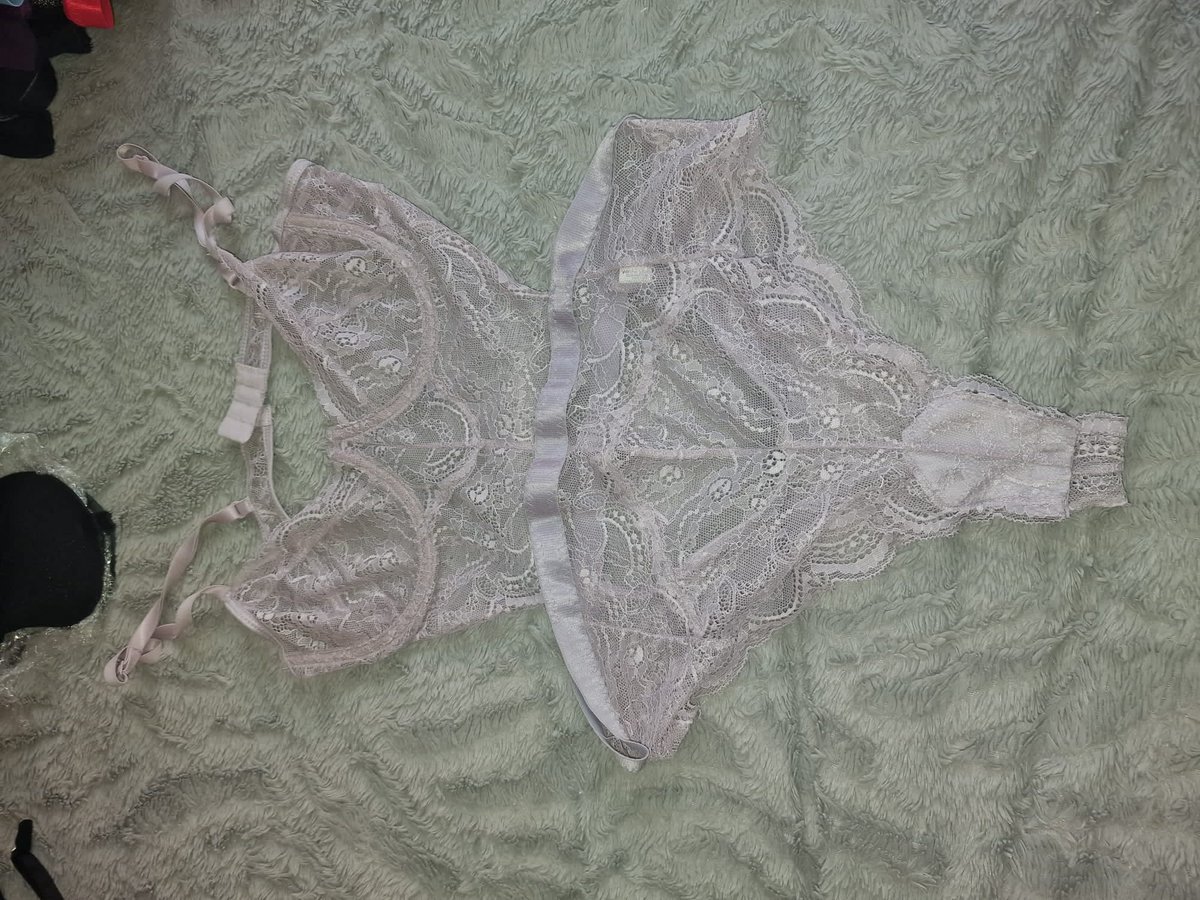 PinKBree36F's tweet image. My friend has offered me these bits? What does everyone think? All of them? None? Or pick what you think?