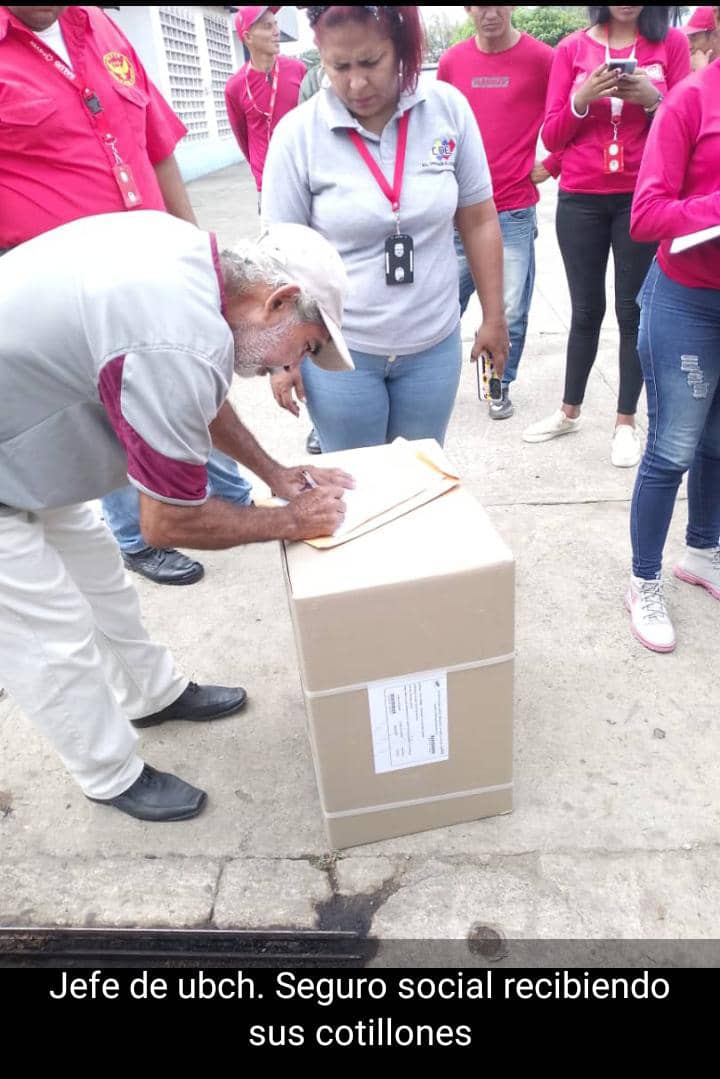 #ComunaONada Listo <a href="/Somosivss/">Instituto Venezolano de los Seguros Sociales</a> #Cojedes ,preparado para la Consulta Nacional para este #21Abril , Recibiendo el Cotillo Jefe UBCH , <a href="/NicolasMaduro/">Nicolás Maduro</a> 
<a href="/MagaGutierrezV/">Magaly Gutiérrez Viña</a> 
#ConsultaPopular2024