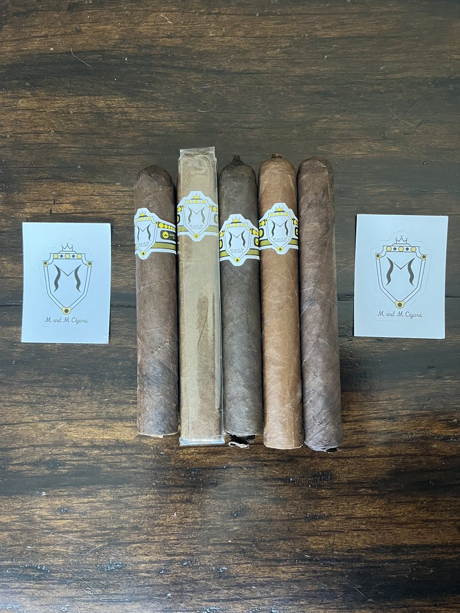 #MailCall Super excited to see the new sampler from @mandmcigarco sizzling in my mailbox this afternoon. It includes the amazing Montevideo, Tapouru, Gasparilla, Kama Sumatra and the unbanded Something Something. Fast shipping and incredible service, as always. Can’t wait!! 💨👊
