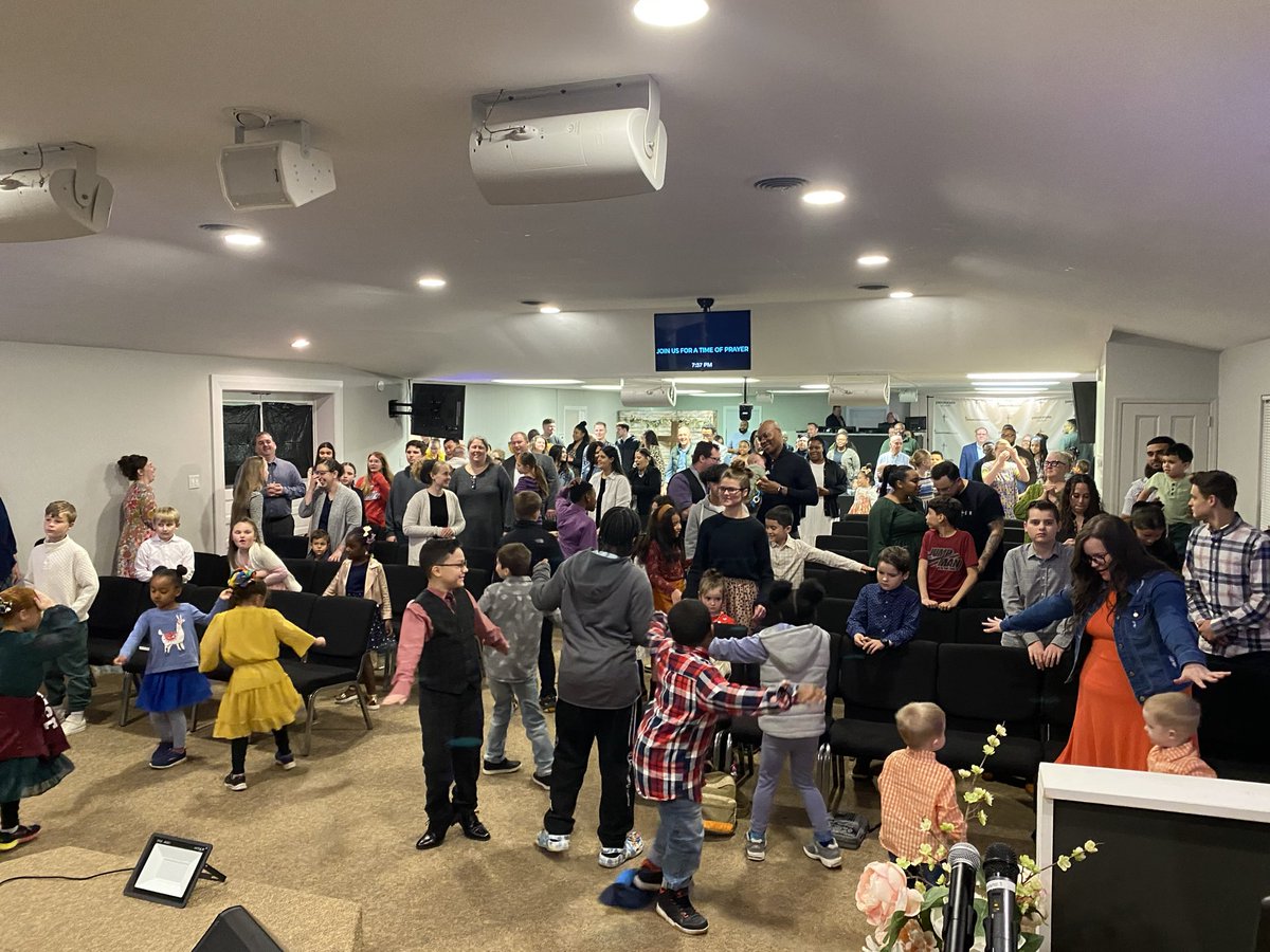 Awesome crowd at Passionate Church in Lancaster, PA with Pastor Tyler Wells for the 2nd PA SOC HG Rallies w/ Evangelist Ethan Tucker! @UPCIORG @UPCIYouthMin @RMD_SS @UPCIMissions @upcinam @MCMUPCI @KYCM_UPCI @MinCentralUPCI @WDKidz @btbministryupci @GMangun @jimmytoney @rob5kn