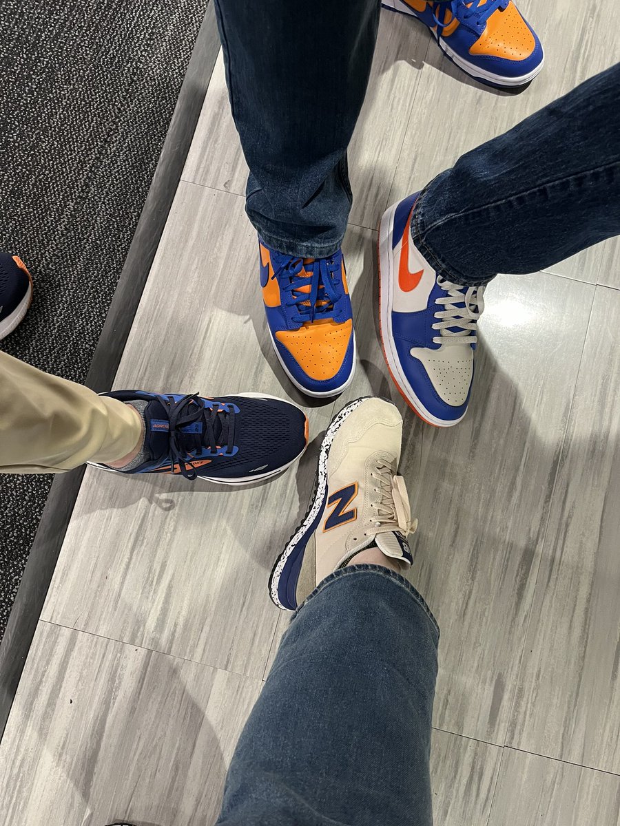 GorrinJM's tweet image. The @OPS_Westview pride runs deep, Blue & Orange down to the feet.