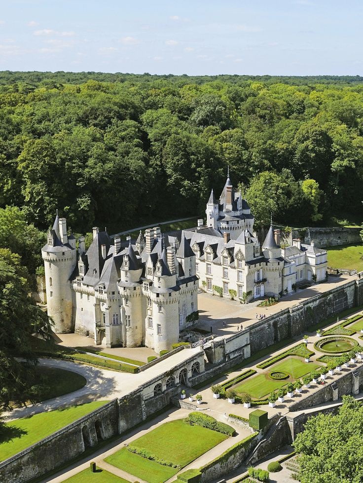 The area of the Loire Valley, France, comprises about 800 square km. It is referred as the Cradle of the French and the Garden of France.