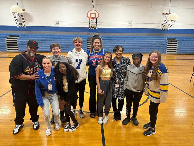 Ladue Middle School tweet media
