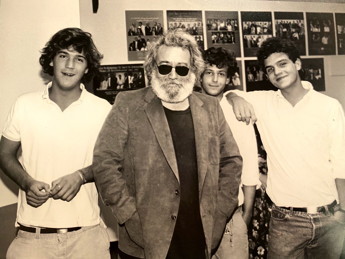 Tucker Carlson on the left with Jerry Garcia 
#TuckerCarlson #JerryGarcia #TheGratefulDead 
#DeadHead @GratefulDead