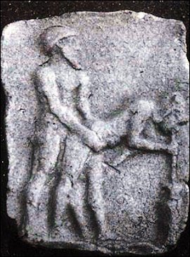 الالهة إنانا وعشتار التي تفتخر بها النسوية كانت مجرد مرحاض  للتفريغ والجنس ولم يبقى احد الا ونكح الالهة الانثوية👇