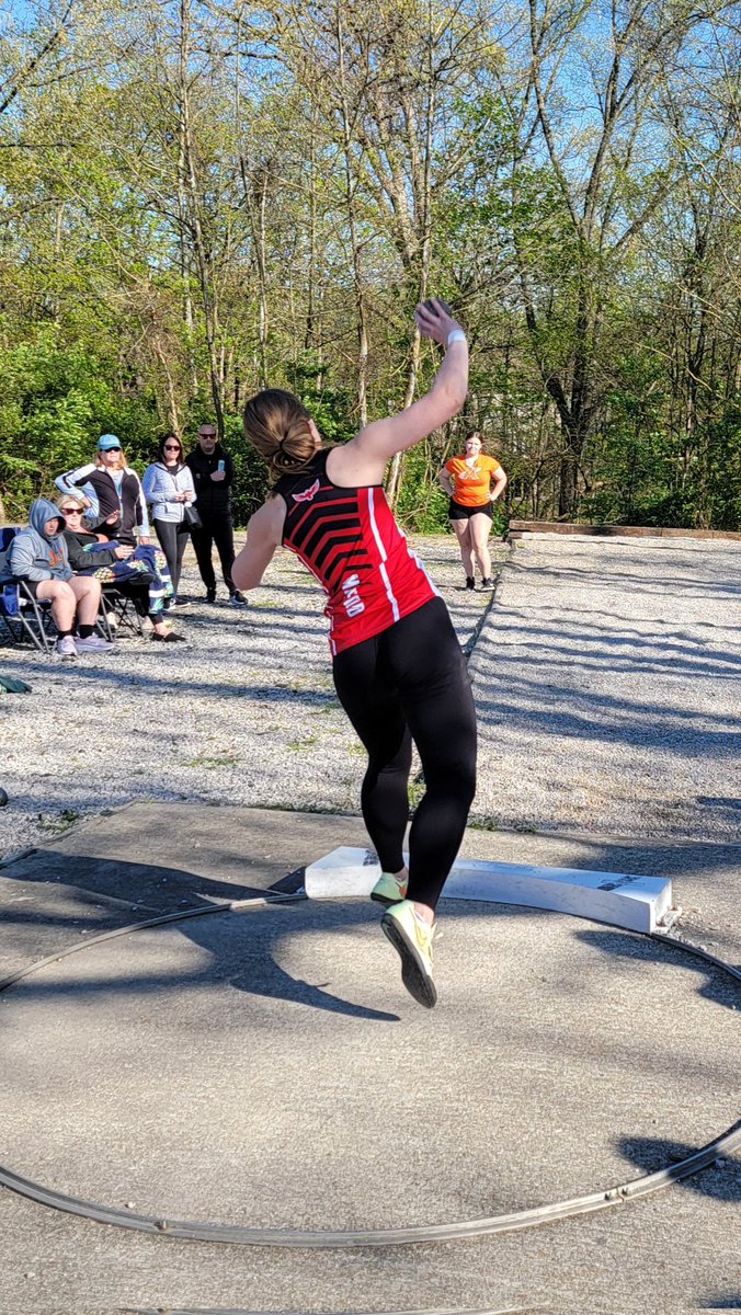 MckenneyKristi's tweet photo. Daniel, Kelsey, and Tofa had themselves a meet at Anderson! PR's all around for this crew in both events against great competition! #keepitflyin @TrackFieldMHS @Milford_Eagles https://t.co/eDCK5syuWO
