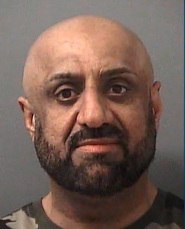 6ixbuzztv's tweet photo. Lifetime Fitness has banned one of the individuals involved in the $22M gold heist from their premises, following viral footage from the parking lot. https://t.co/byoseEDaRk