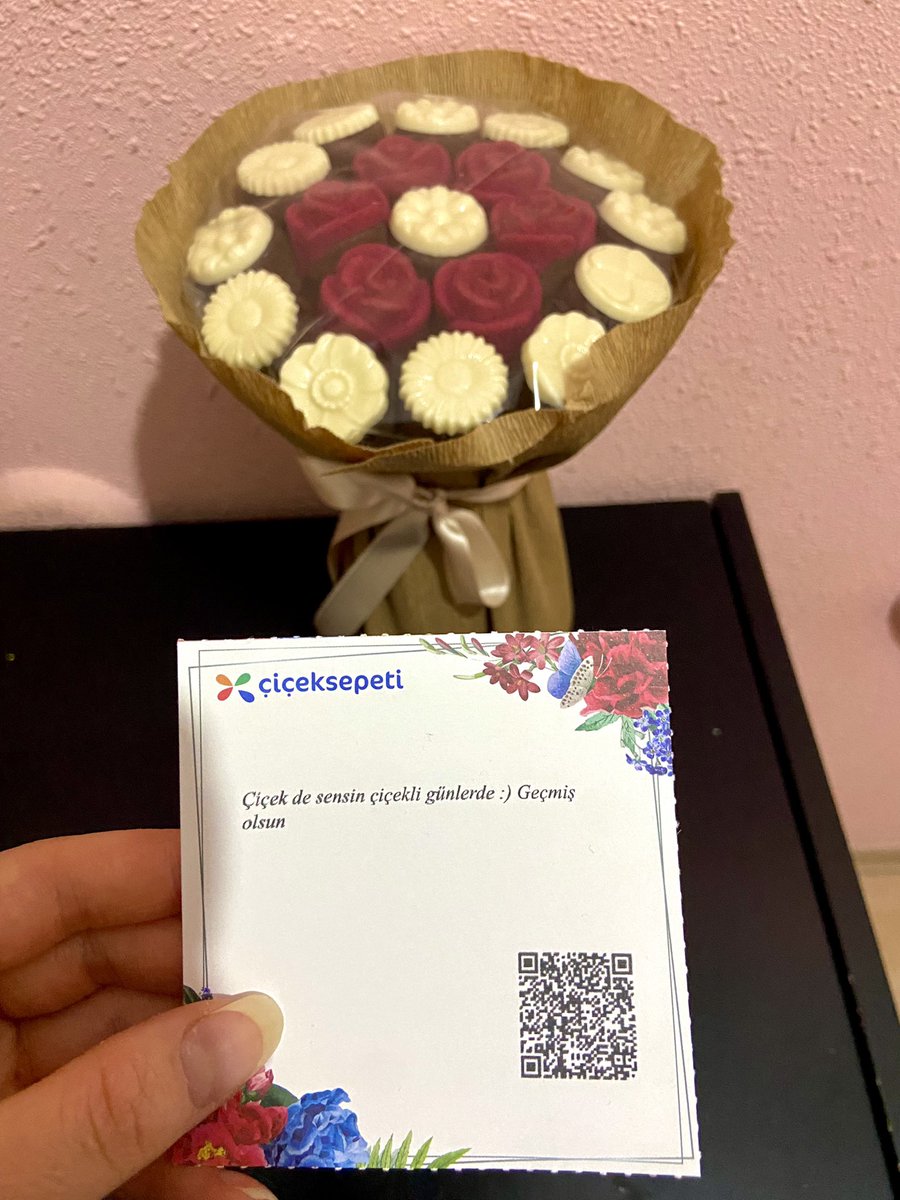 Sevgigzc1's tweet photo. Kendini mutlu etmekte bir erdemdir 🌺Kendinin her şeyi ol. Çiçekte benim çiçekli günlerde💞 https://t.co/Ta2MOnNjKk