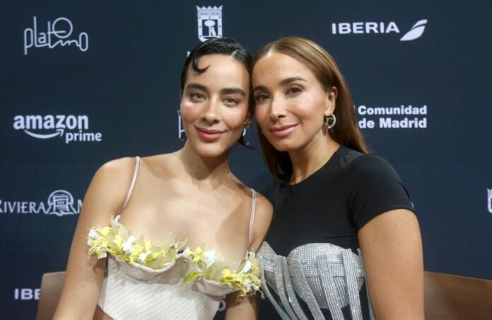 ImpactoLatino's tweet photo. Los Premios Platino Xcaret 2024 rompen moldes en la historia de los galardones con la elección, por primera vez, de una pareja femenina para conducir la undécima gala de entrega de premios. #ImpactoLatino #PremiosPlatino #MajidaIssa #EsmeraldaPimentel https://t.co/MZ2BV2axkI