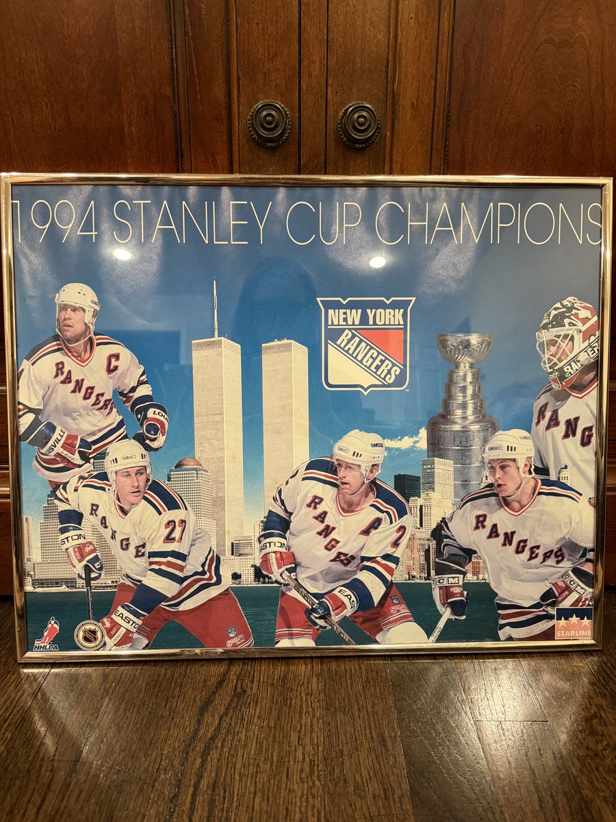 My dad sent me some ‘94 memorabilia. This stuff was hanging in his garage. The Twin Towers 😭 Leech ❤️ Mess 💙 #NYR