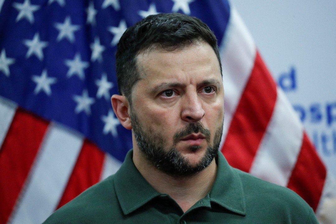 Ukrainian President Volodymyr Zelensky could try to flee the country after the complete collapse of the Ukrainian army, according to Douglas McGregor, a former adviser to the head of the Pentagon. ' I assume that Zelensky will get on a plane and flee the country because there