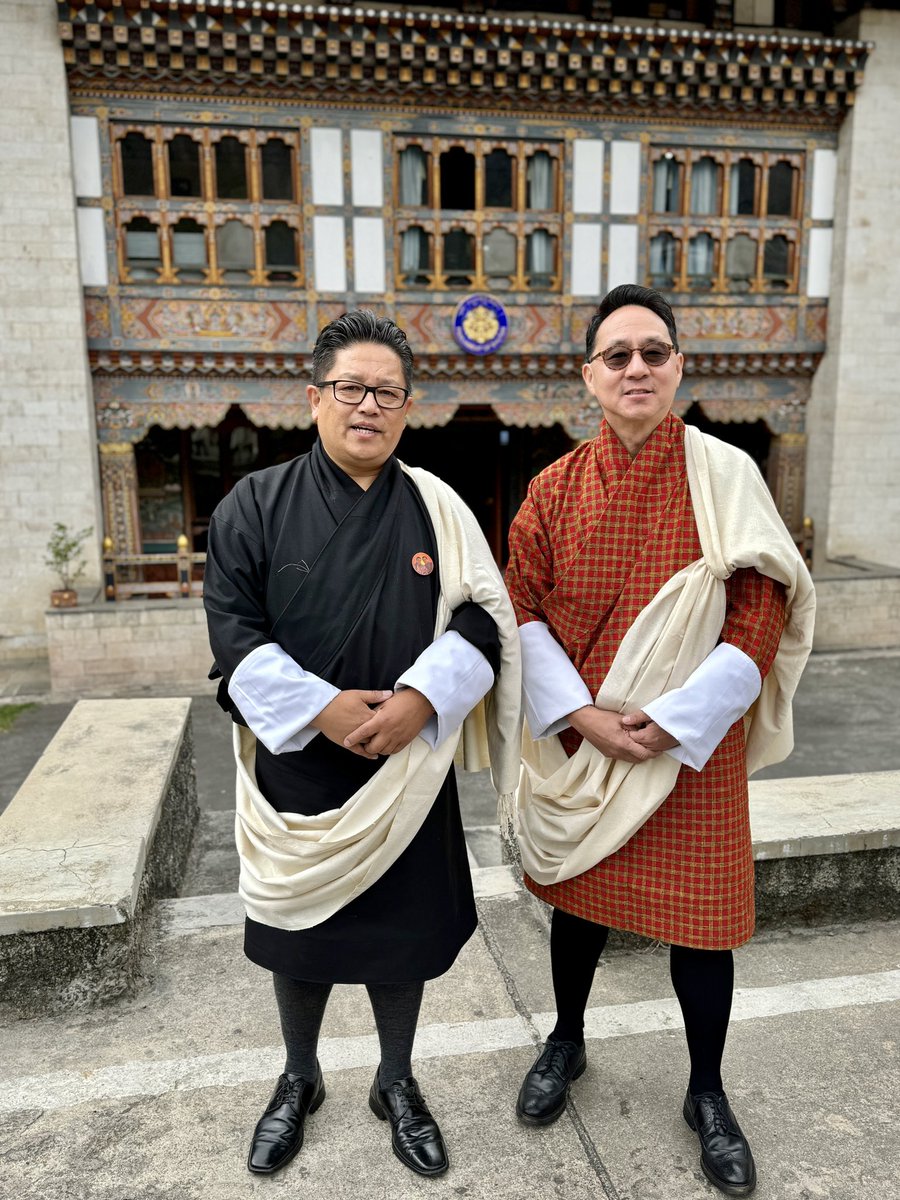 '#Friends are as important as achievement.' That’s just one of many timeless lessons I learned from my friend Dhamey, son of Tenzing Norgay Sherpa—the tiger of the snow. 📸: meeting w/ H.E. Tshering Tobgay, prime minister of #Bhutan 🇧🇹