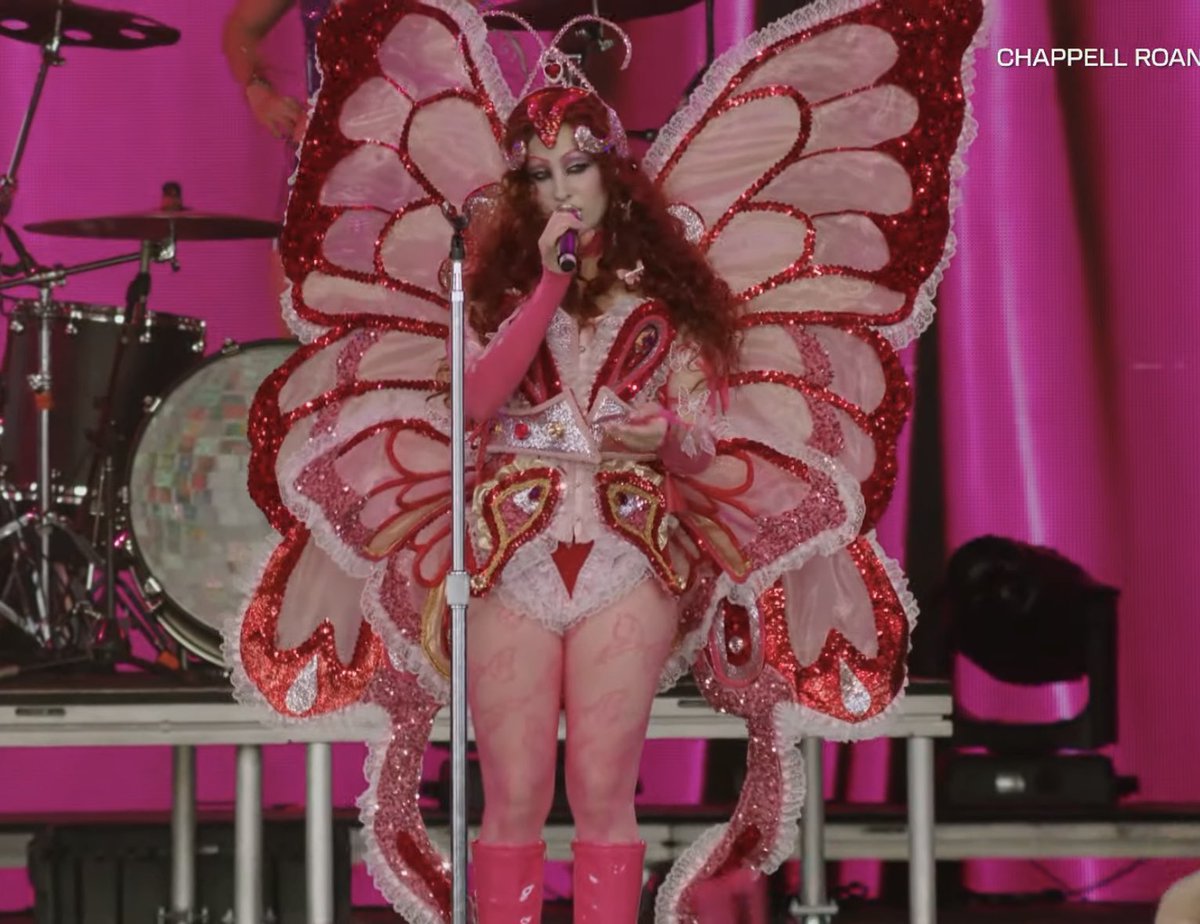 idreamaboutit's tweet photo. CHAPPELL’S WEEKEND TWO OUTFIT OH. MY. GOD. https://t.co/ydxiSAXhyW