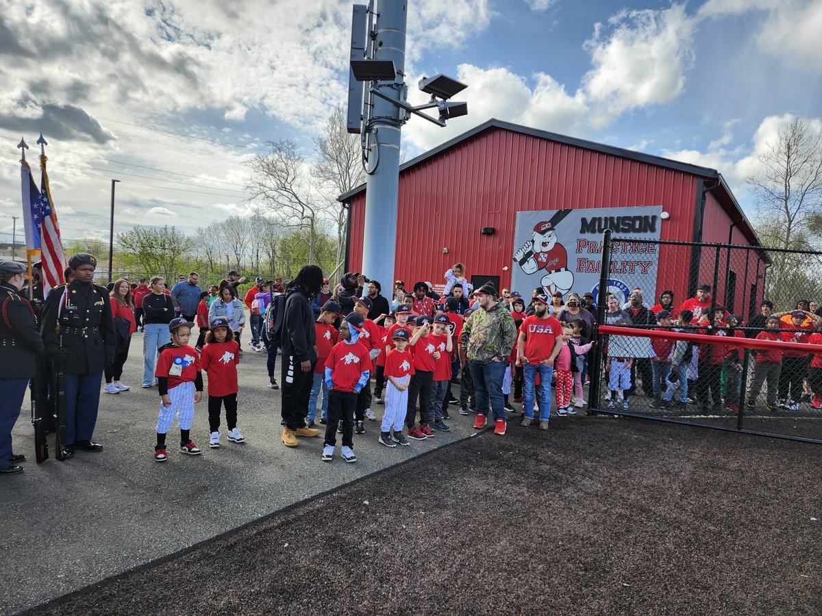 Last year we couldn't figure out how many kids were playing but it wasn't many. Great things can happen when you collaborate. Thanks to the city of Canton and @CCS_District for their support in our first year of Canton Dirt Dogs community youth baseball. 108 players and growing.