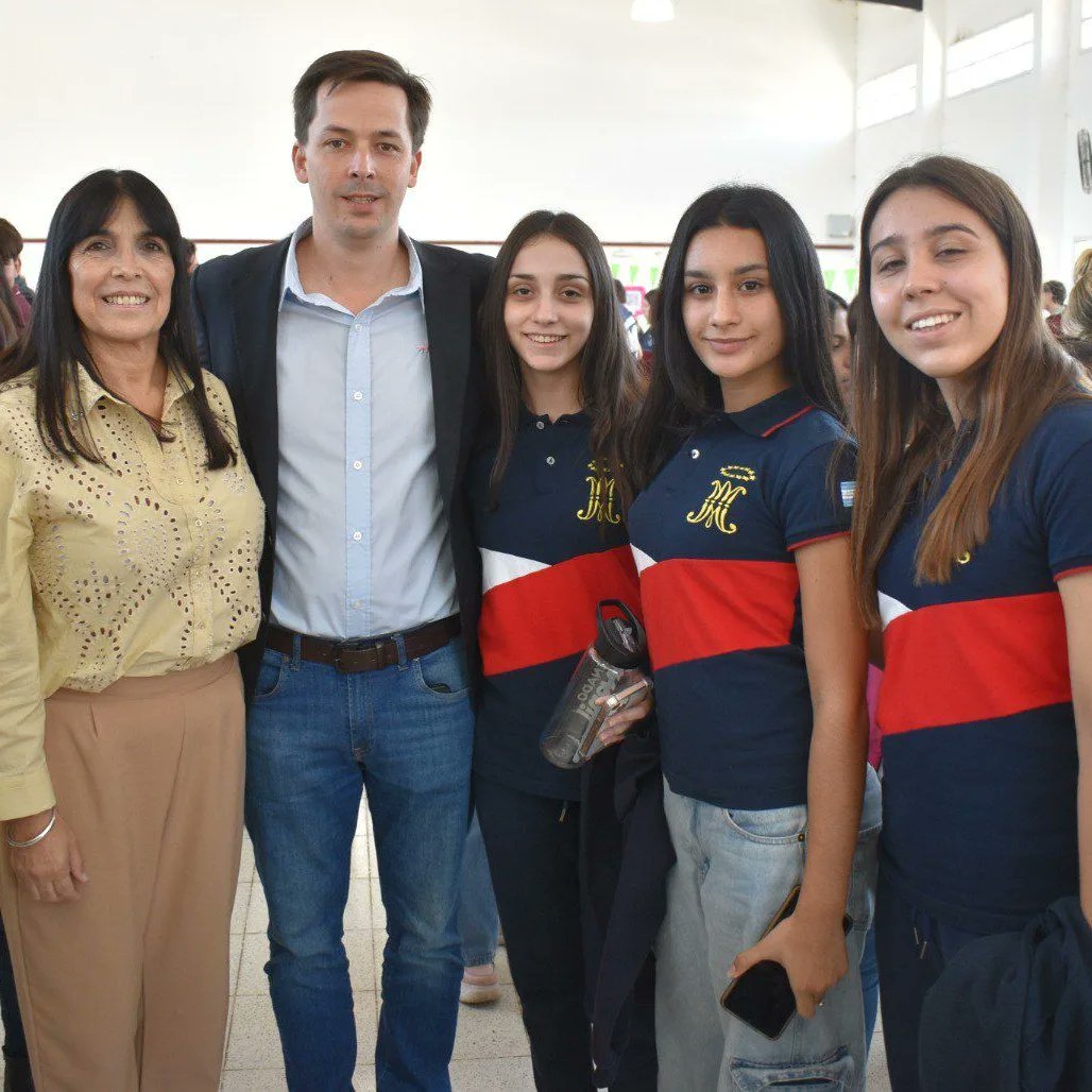 Por muchos jóvenes nogoyaenses participando en el Senado juvenil 🤗🙌!!